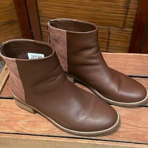 Sperry Top-Sider Women’s short boot - size 8